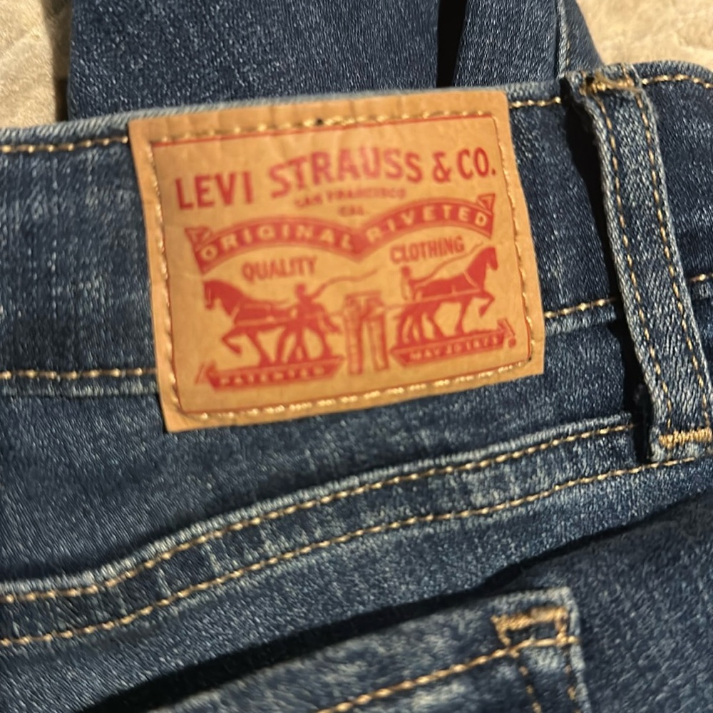 Levis 711 SKINNY Jeans sz 31